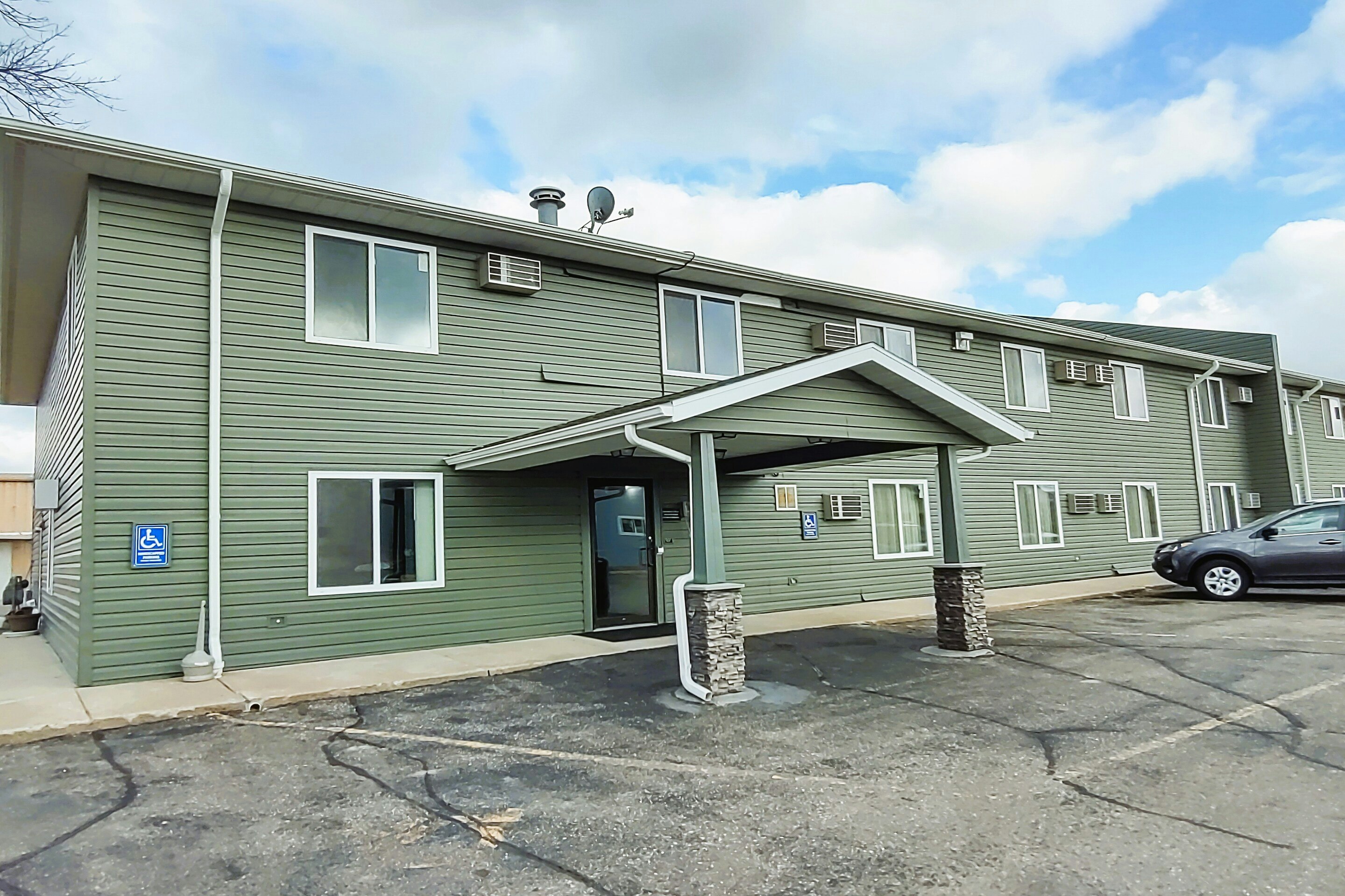 Love Hotels Staples at HWY 10 MN 11/13