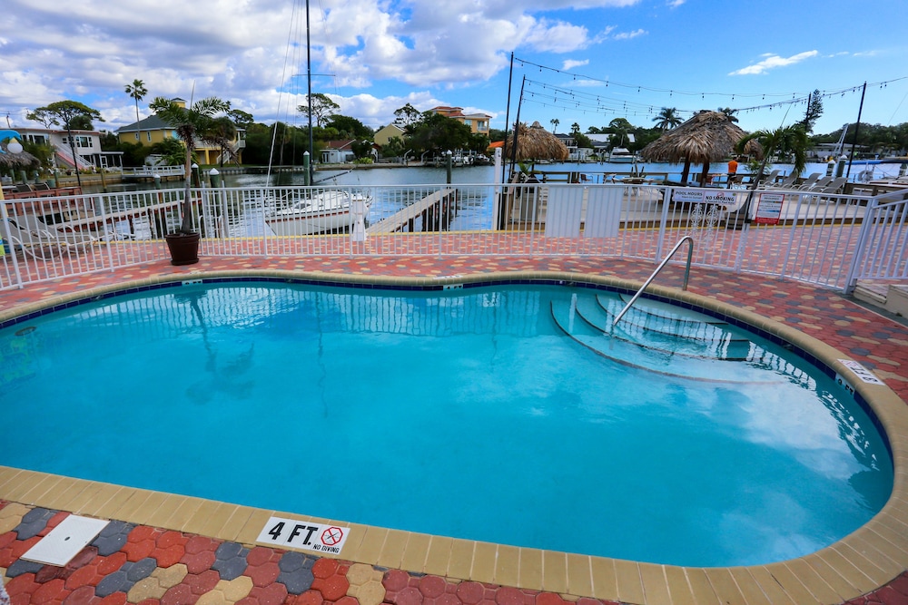 Bay Palms Waterfront Resort - Hotel and Marina 38/70