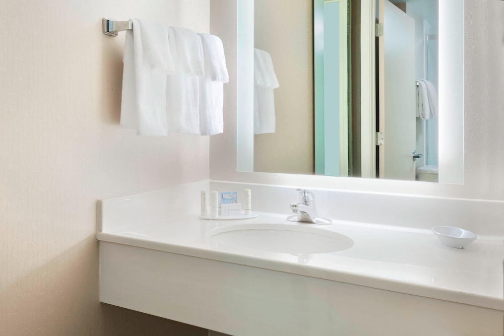 جناح بسرير كينج مع سرير سحّاب إضافي، SpringHill Suites by Marriott Asheville 3/4