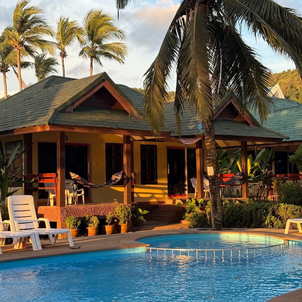 Ocean View Resort 8/70