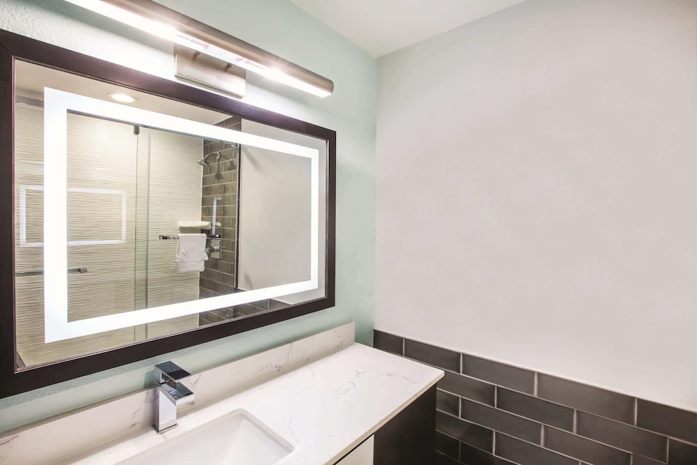 Holiday Inn Express - Dallas Downtown, an IHG Hotel 45/73
