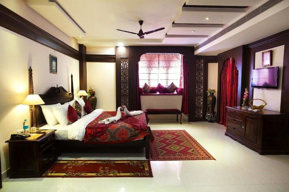 Bhanwar Singh Palace 7/24
