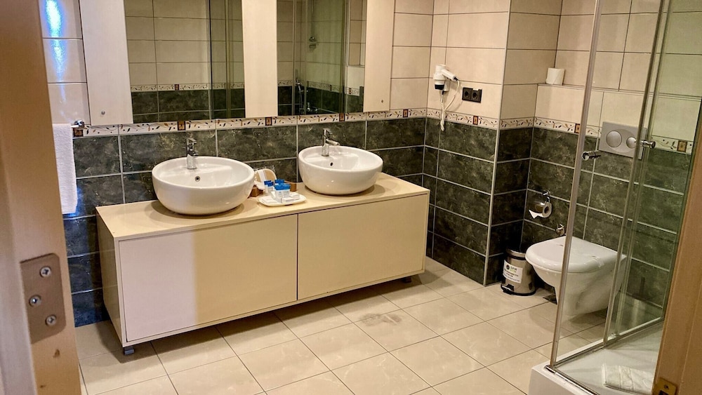 جناح جونيور بسرير كوين، Anadolu Hotels Esenboga Thermal 2/3