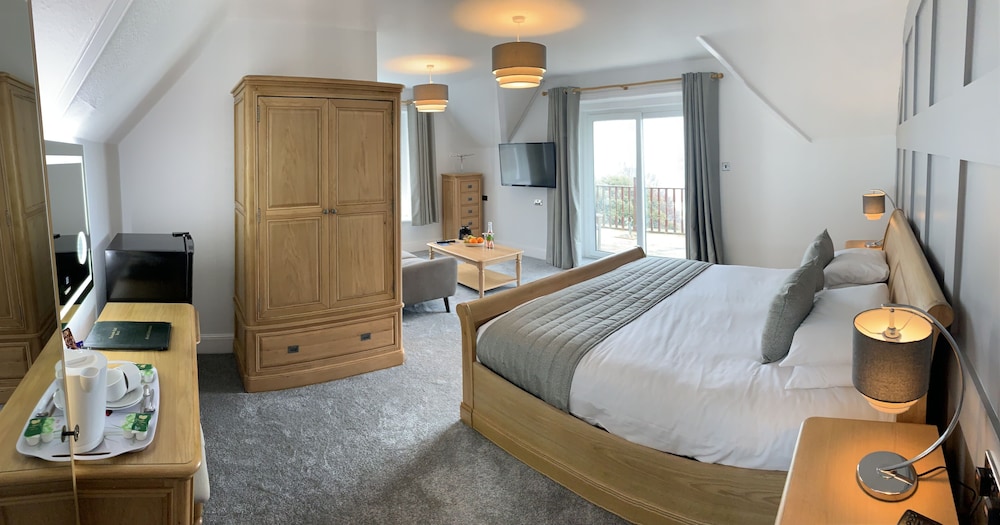 Luccombe Hall Hotel 19/75