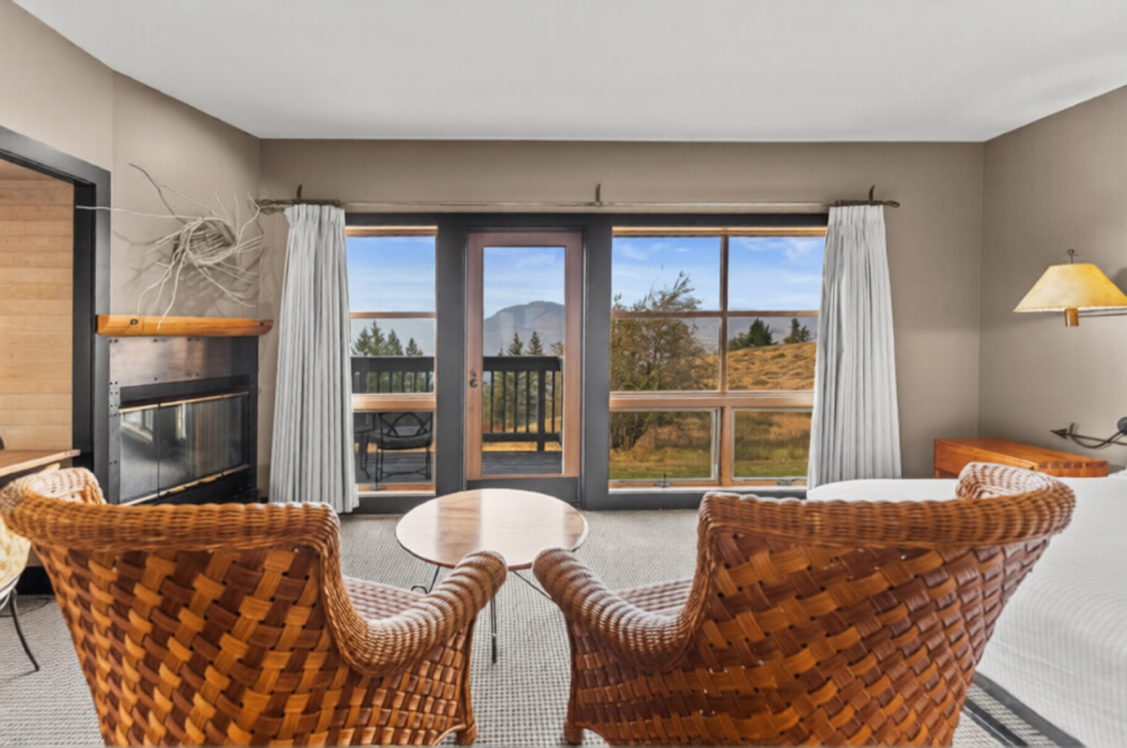 Robinson, King Bed, Accessible