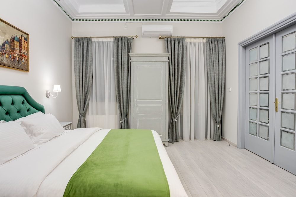GRAND, SUITE, BALCONY
