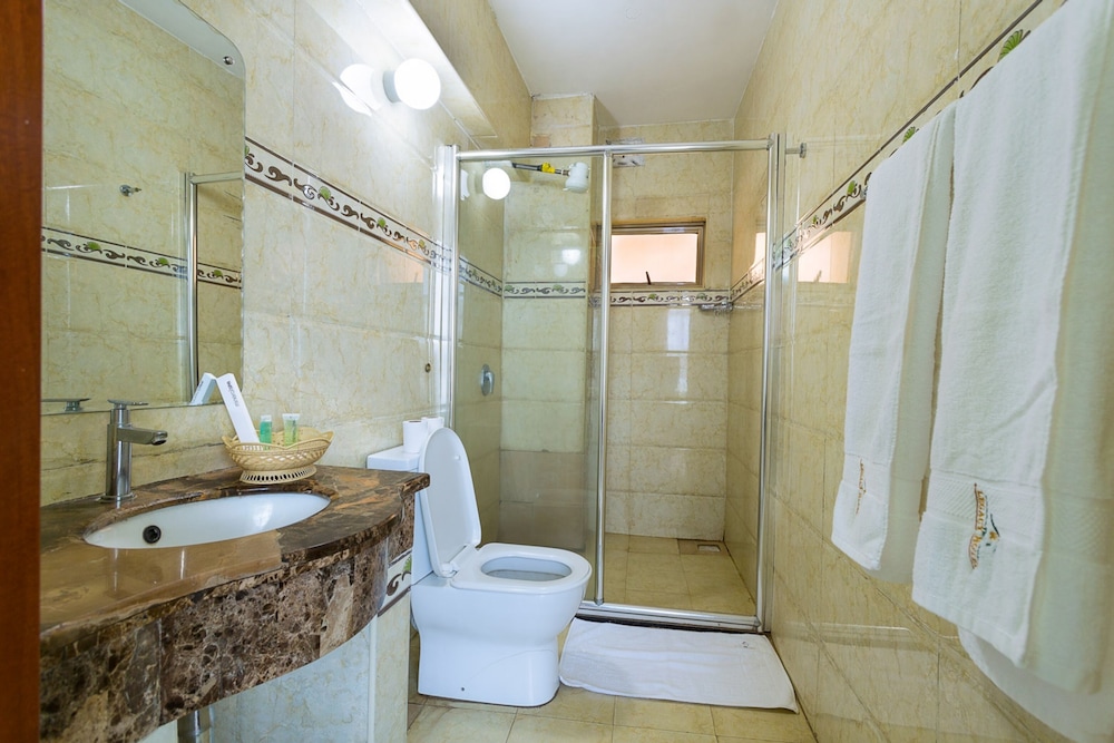 The Legacy Hotel & Suites 33/33