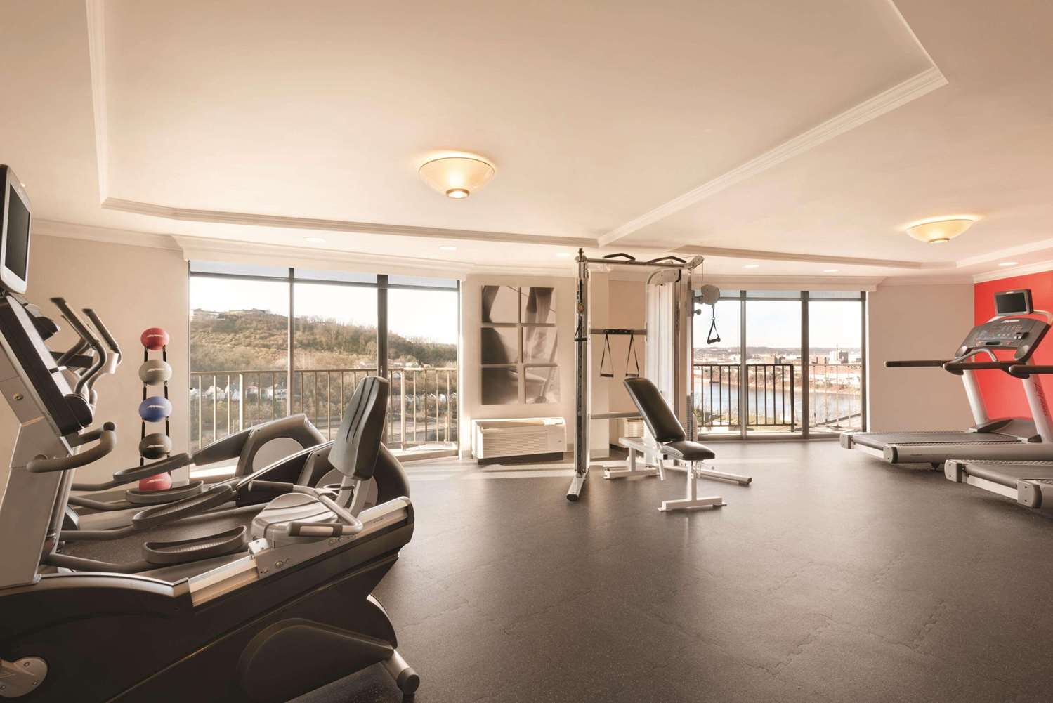 Radisson Hotel Cincinnati Riverfront 19/60