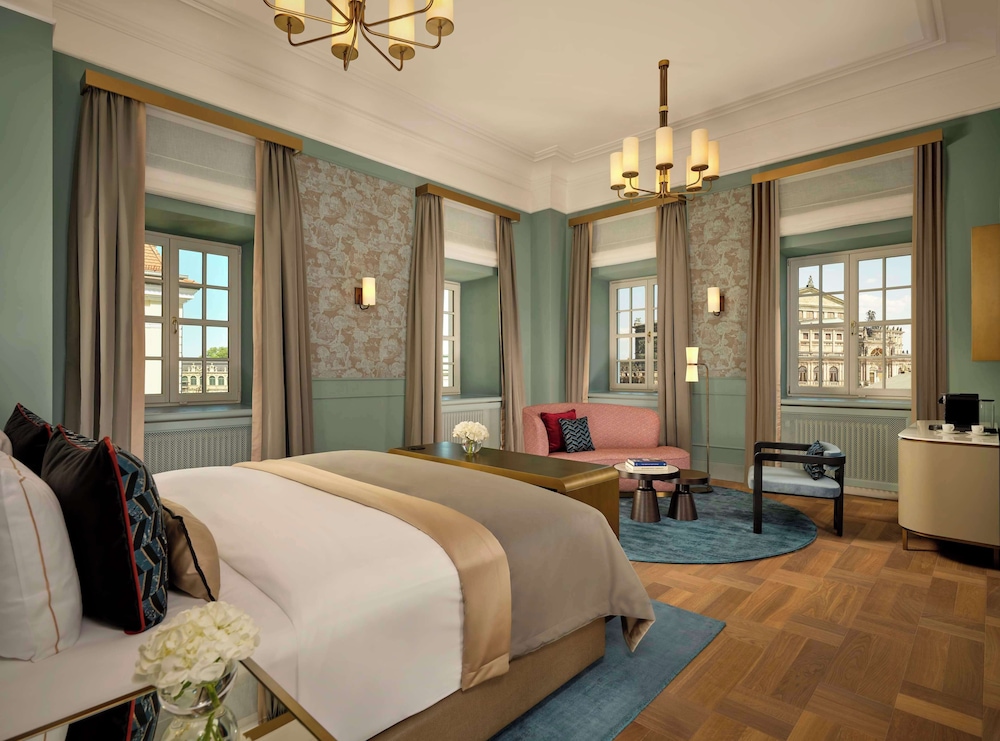 Grand, Palais, King Bed, with View