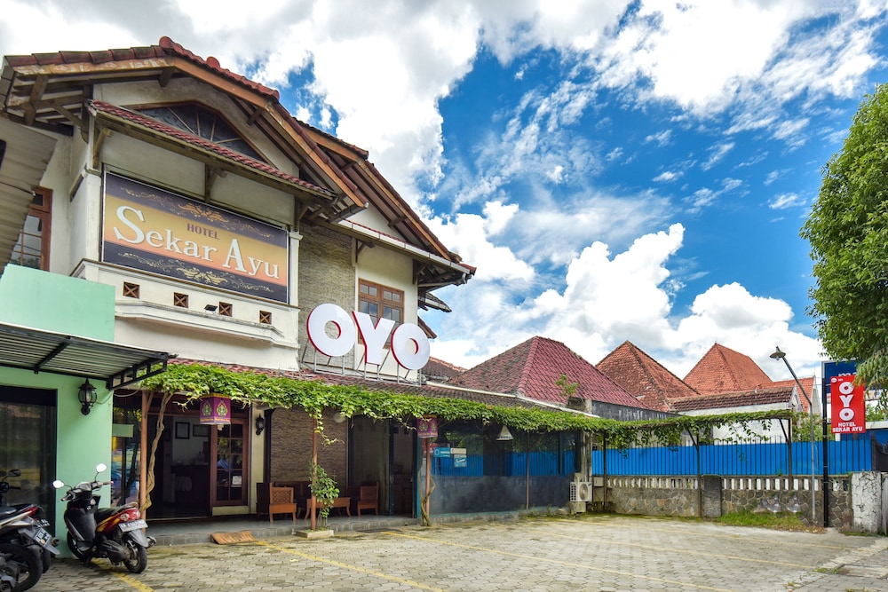 Hotel Sekar Ayu 3/49