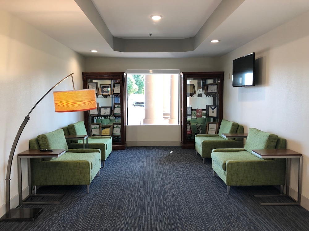 Holiday Inn Express Hotel Suites Franklin 43/61