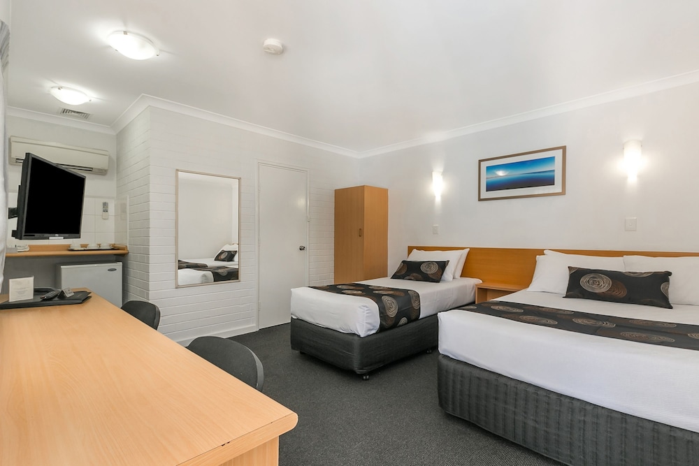 FLAG MOTOR LODGE 17/57