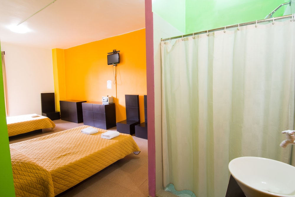 Amigo Suites Hotel 8/43