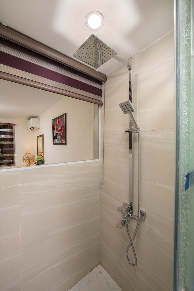 Trang Trang Boutique Hotel 50/50