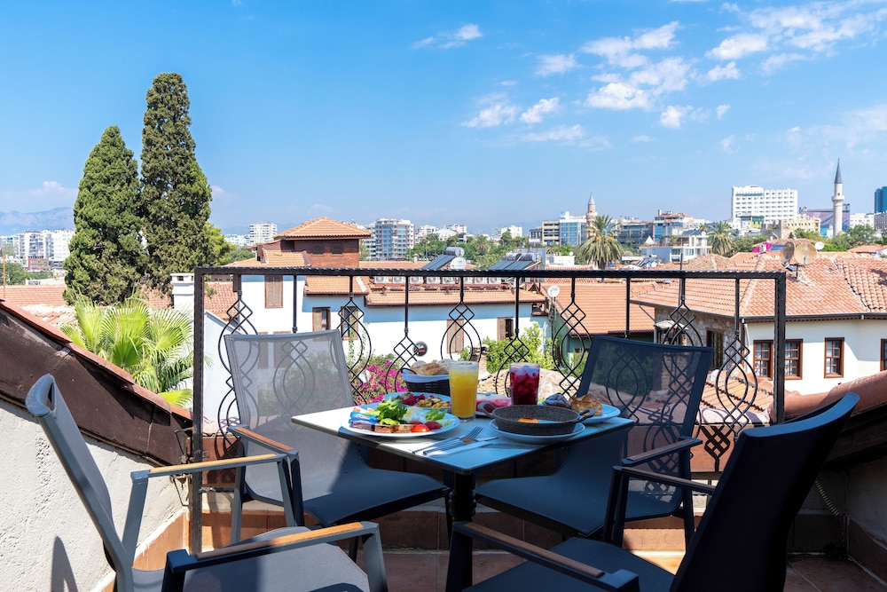 Atelya Art Hotel 46/61