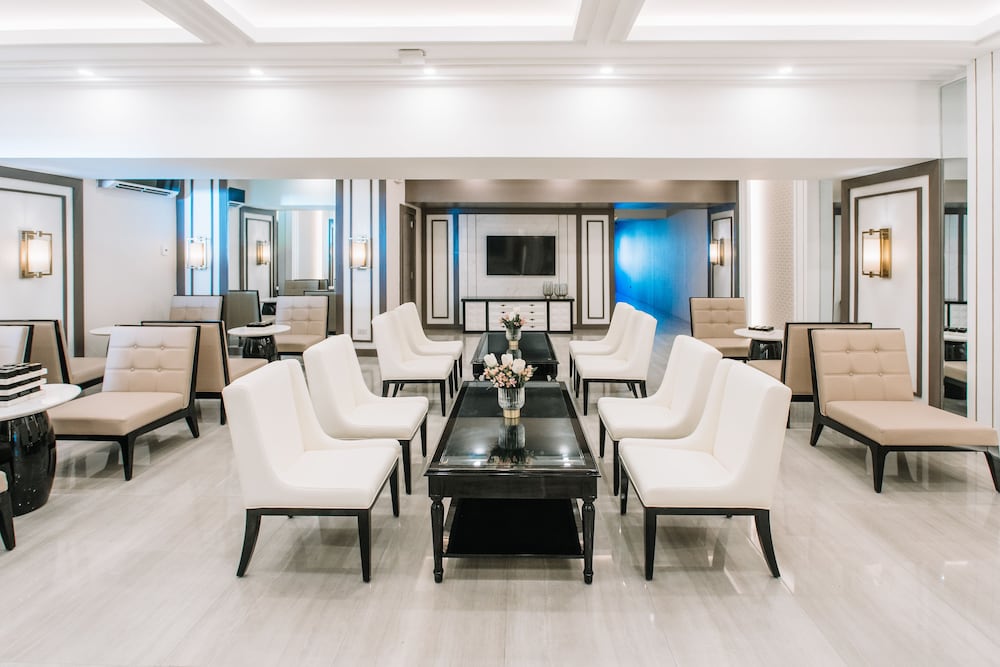 Rizal Park Hotel 54/65