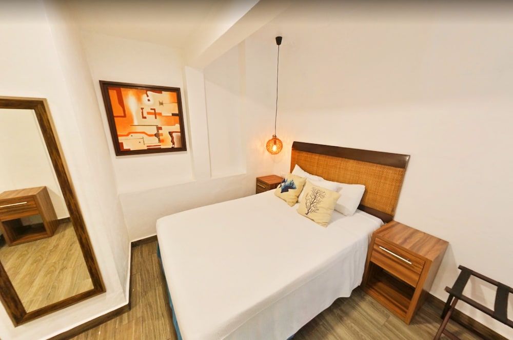 Siesta Fiesta Hotel 12/51