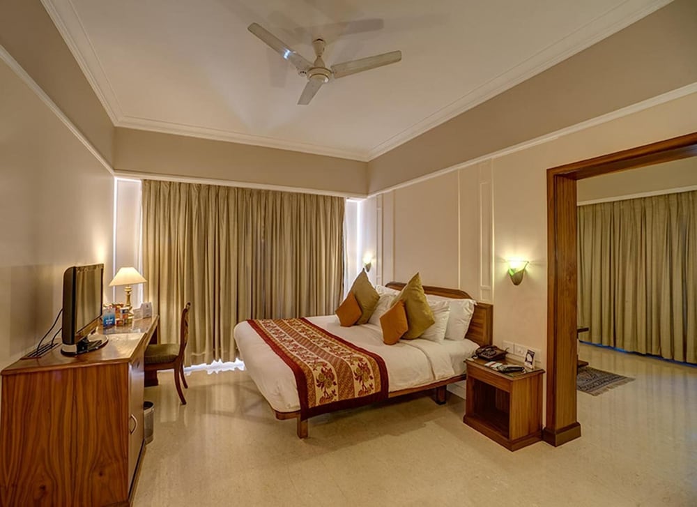Renest Shraddha Inn Shirdi (ex Shraddha Sarovar Portico) 14/41