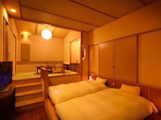 Japanese Western, Outdoor Bath
