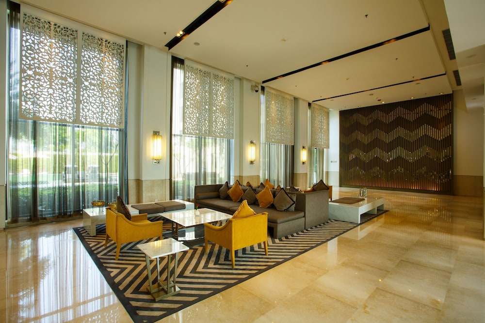 Courtyard By Marriott Agra 48/72