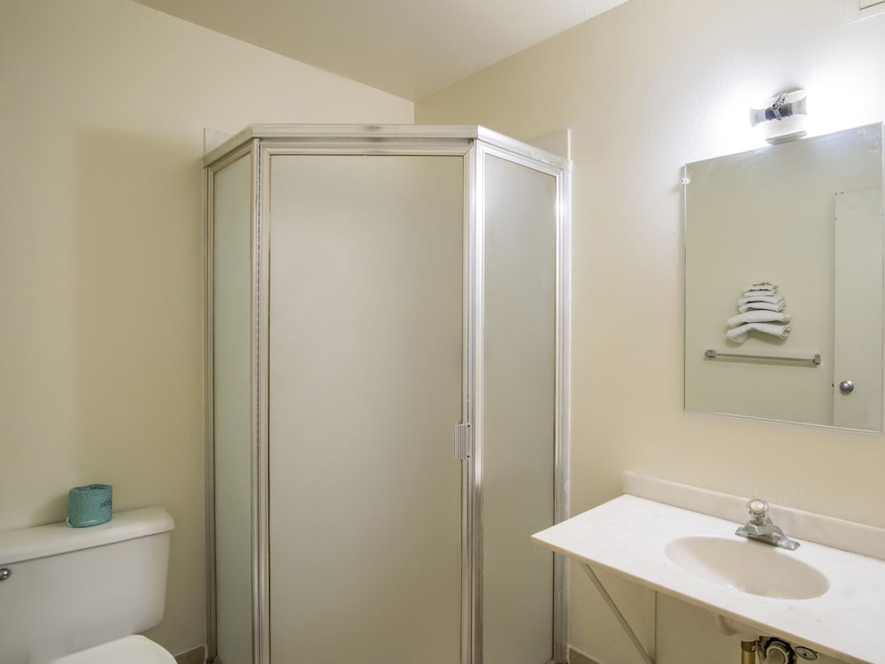 OYO Hotel Oklahoma City Northeast 28/31