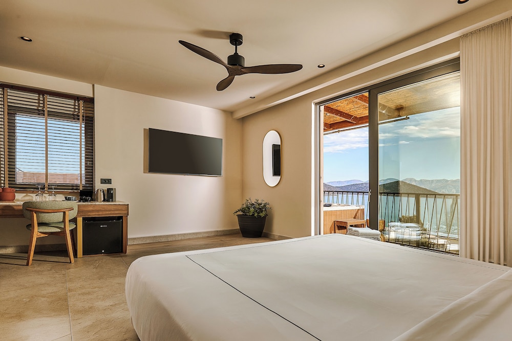 Room, King Bed, Sea View, Hot Tub