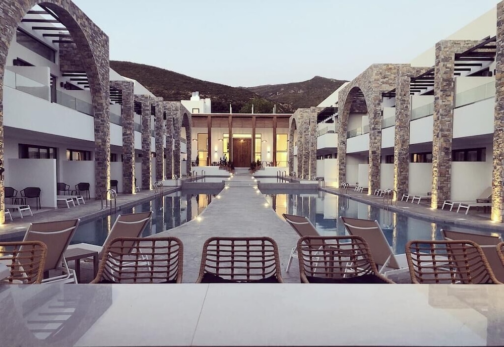 Cavo Suites - Adults Only 6/33