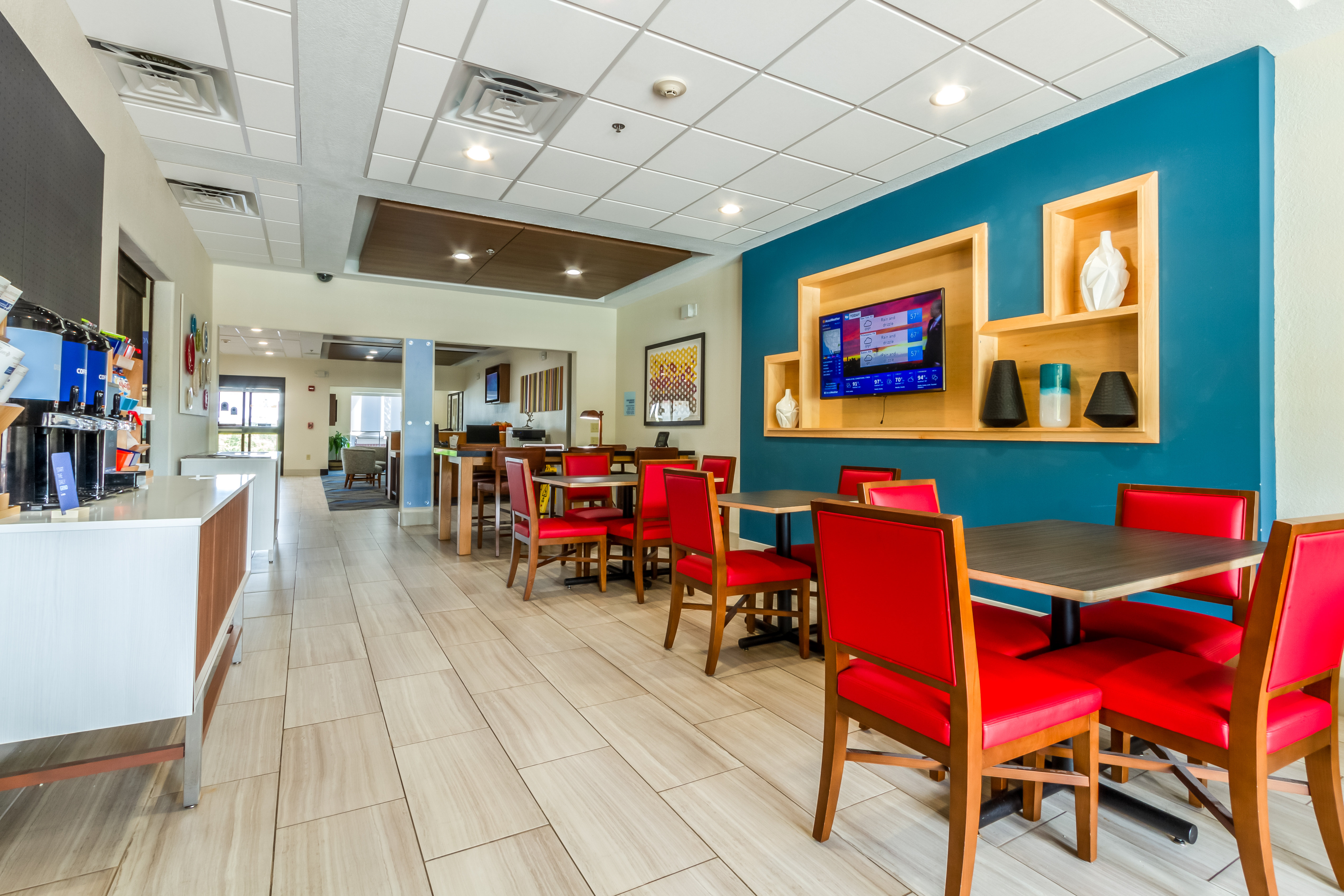Holiday Inn Express Suites Hearne 35/49
