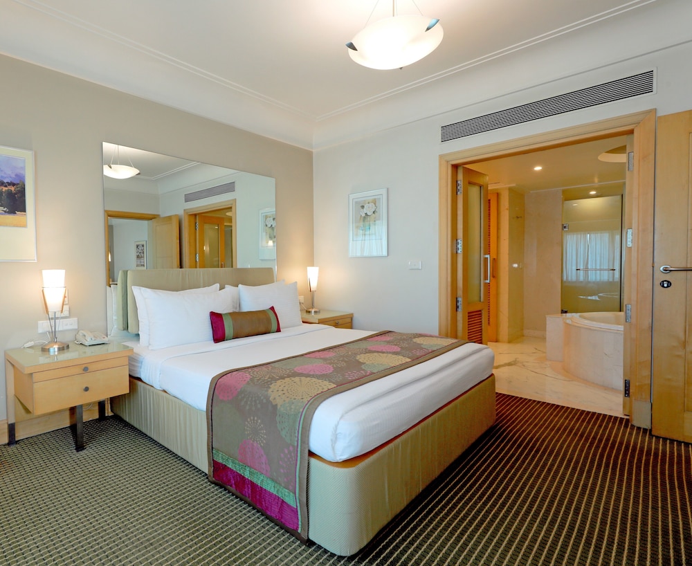 The Imperial Palace Hotel 23/70