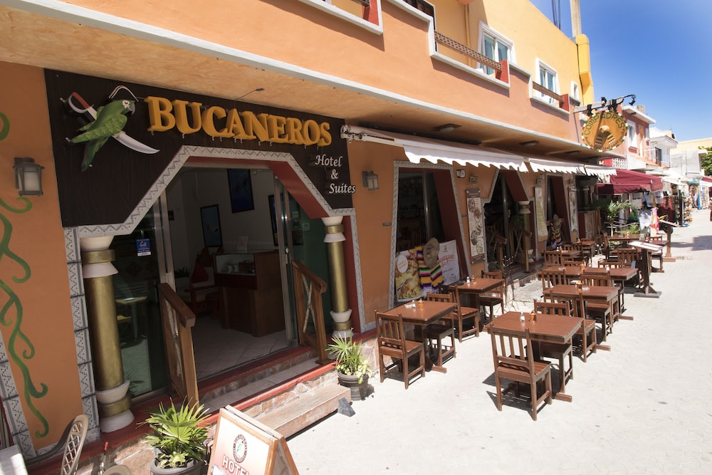 Hotel & Suites Bucaneros, Isla Mujeres in ISLA MUJERES