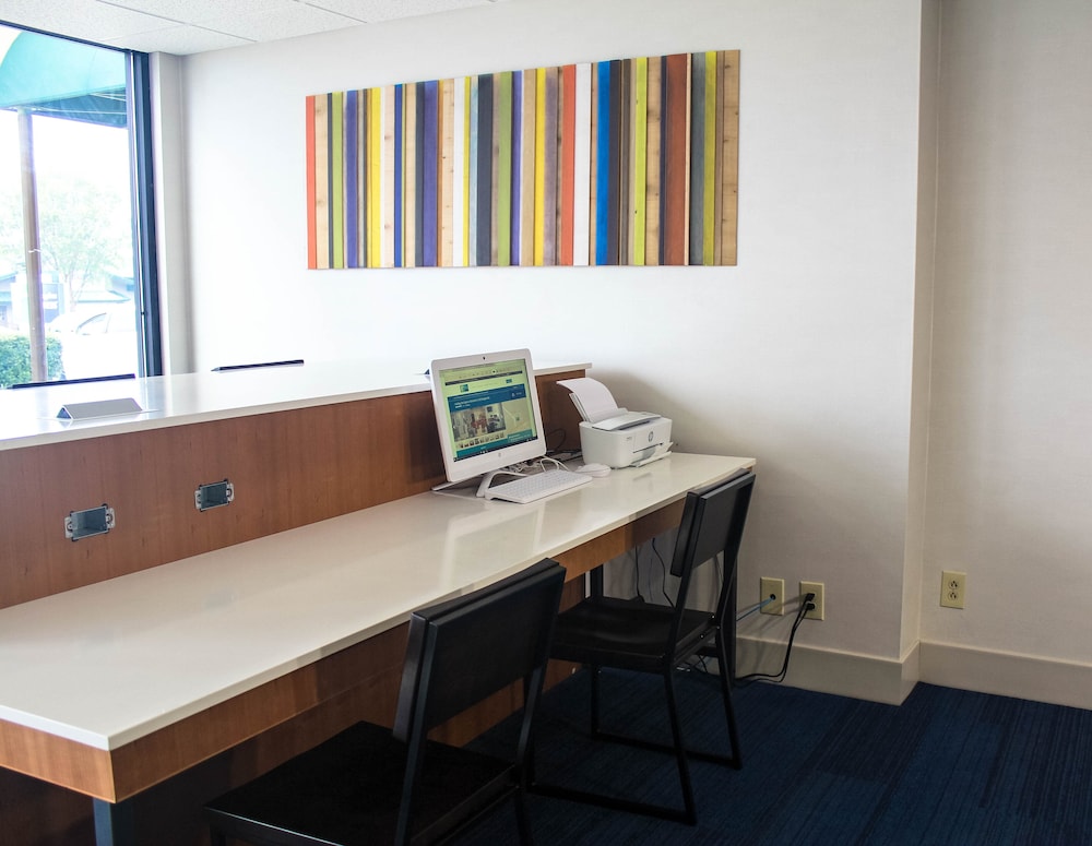Holiday Inn Express Atlanta W(I-20)Douglasville 34/40