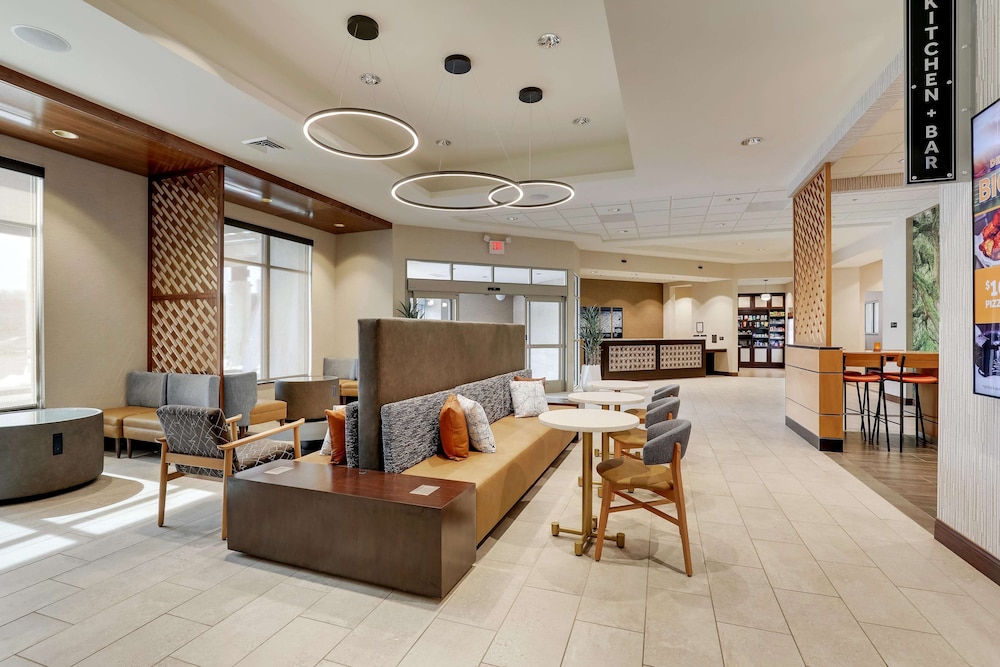 Drury Plaza Hotel Tallahassee 32/50