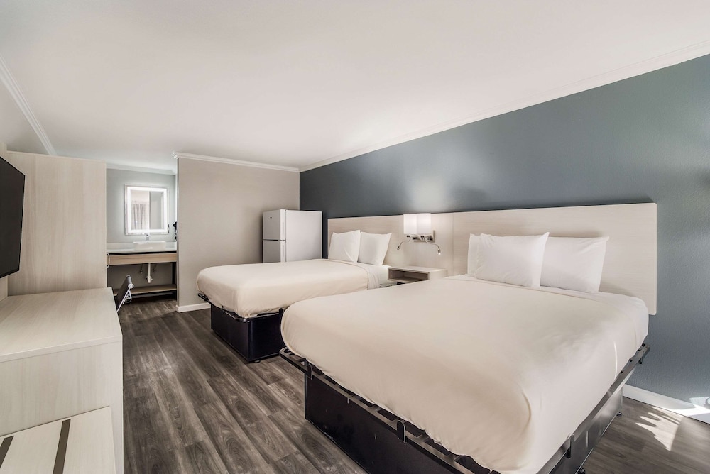 ROOM, 2 QUEEN BEDS