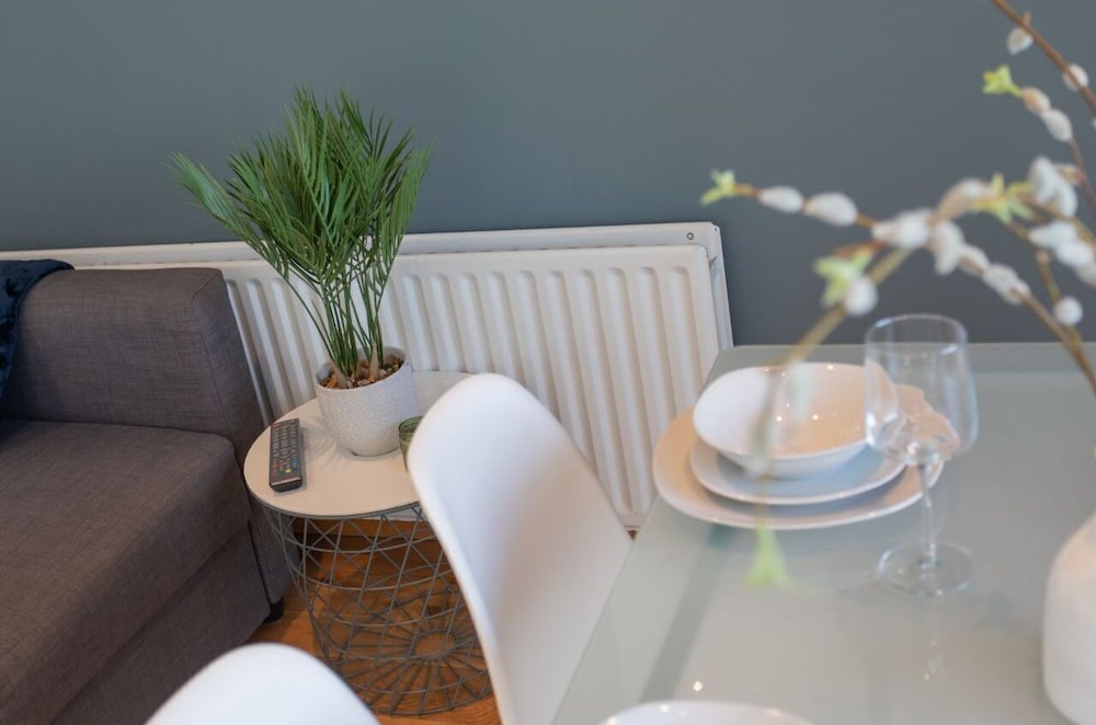 Eden Apartments Belfast 24/50