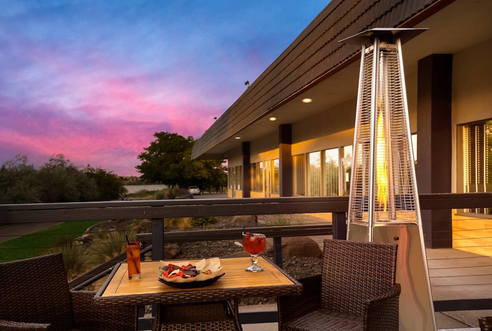 Richland Riverfront Hotel, Ascend Hotel Collection 44/65