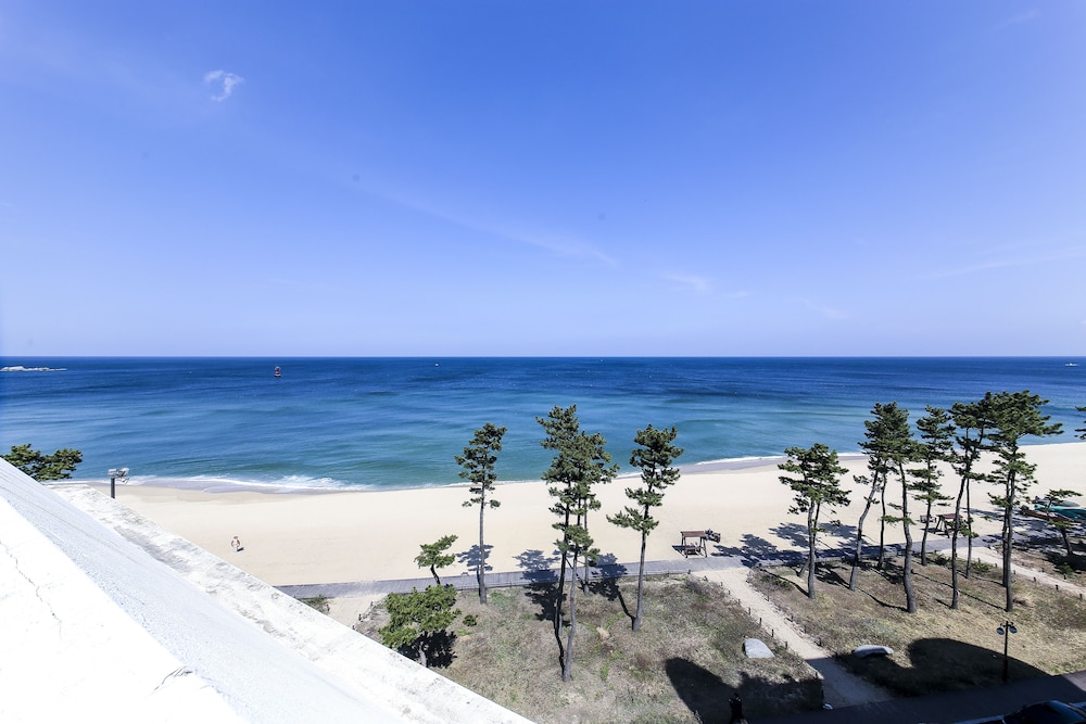 Gyeongpo Soo Hotel 58/68