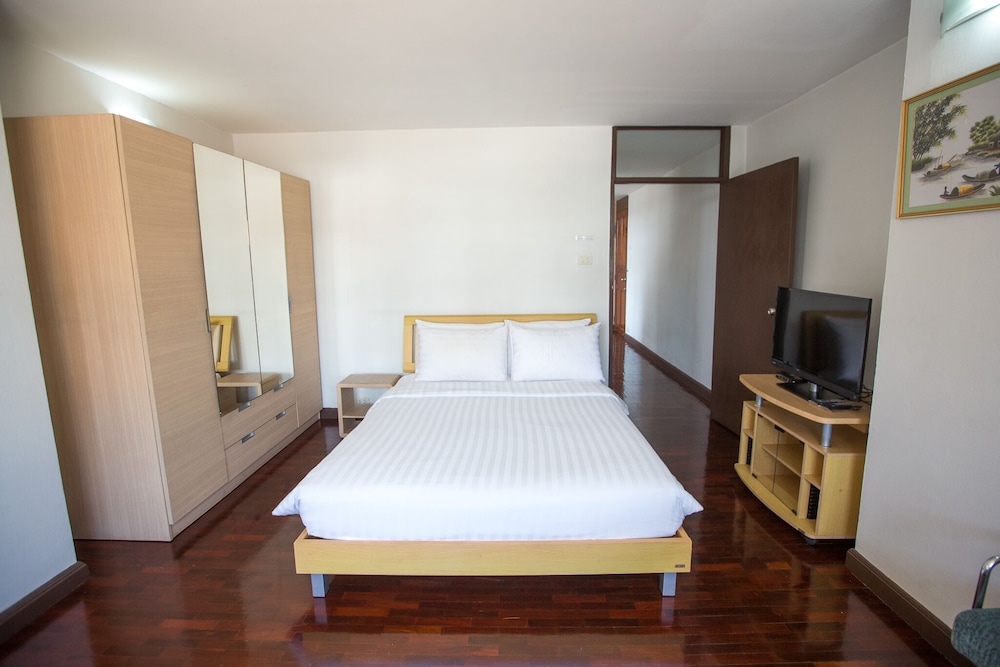 Le Vanvarothai Saladaeng Residence 10/50