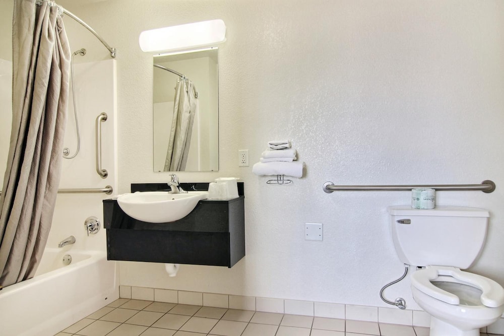 Motel6 Fort Stockton, TX 38/40