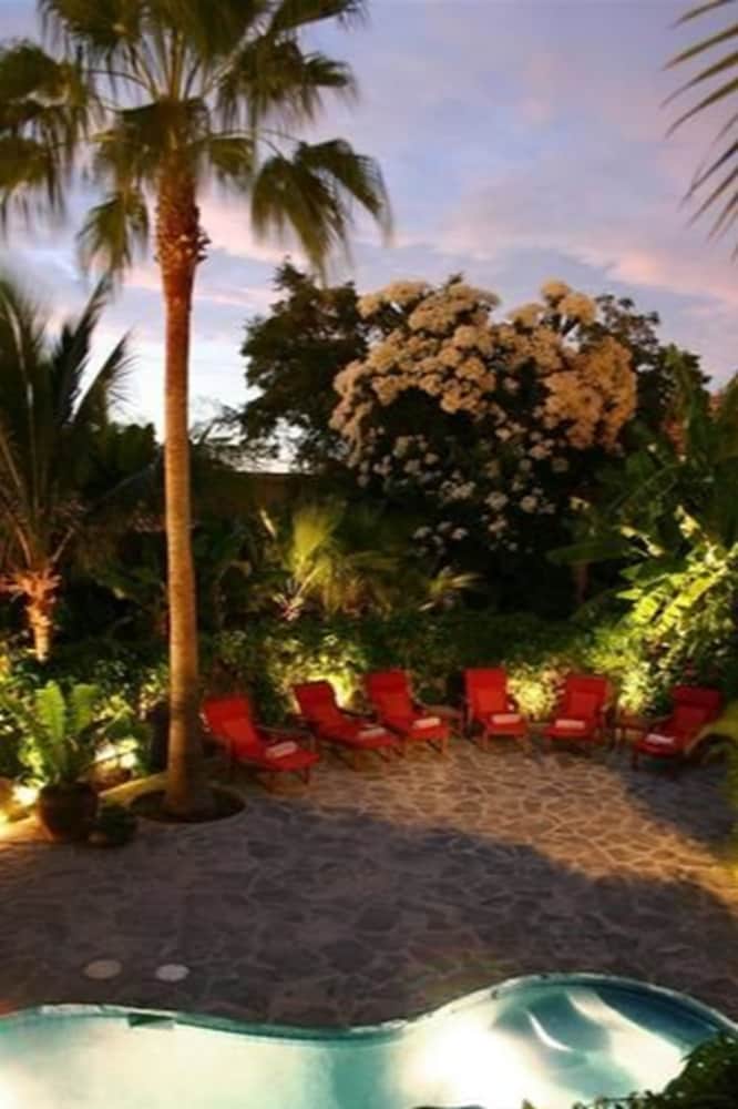 The Todos Santos Inn 3/83