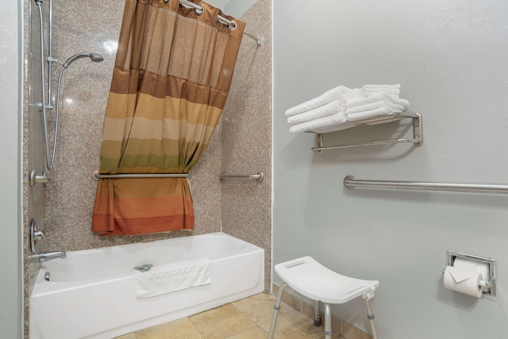 Best Western Wakulla Inn & Suites 17/48