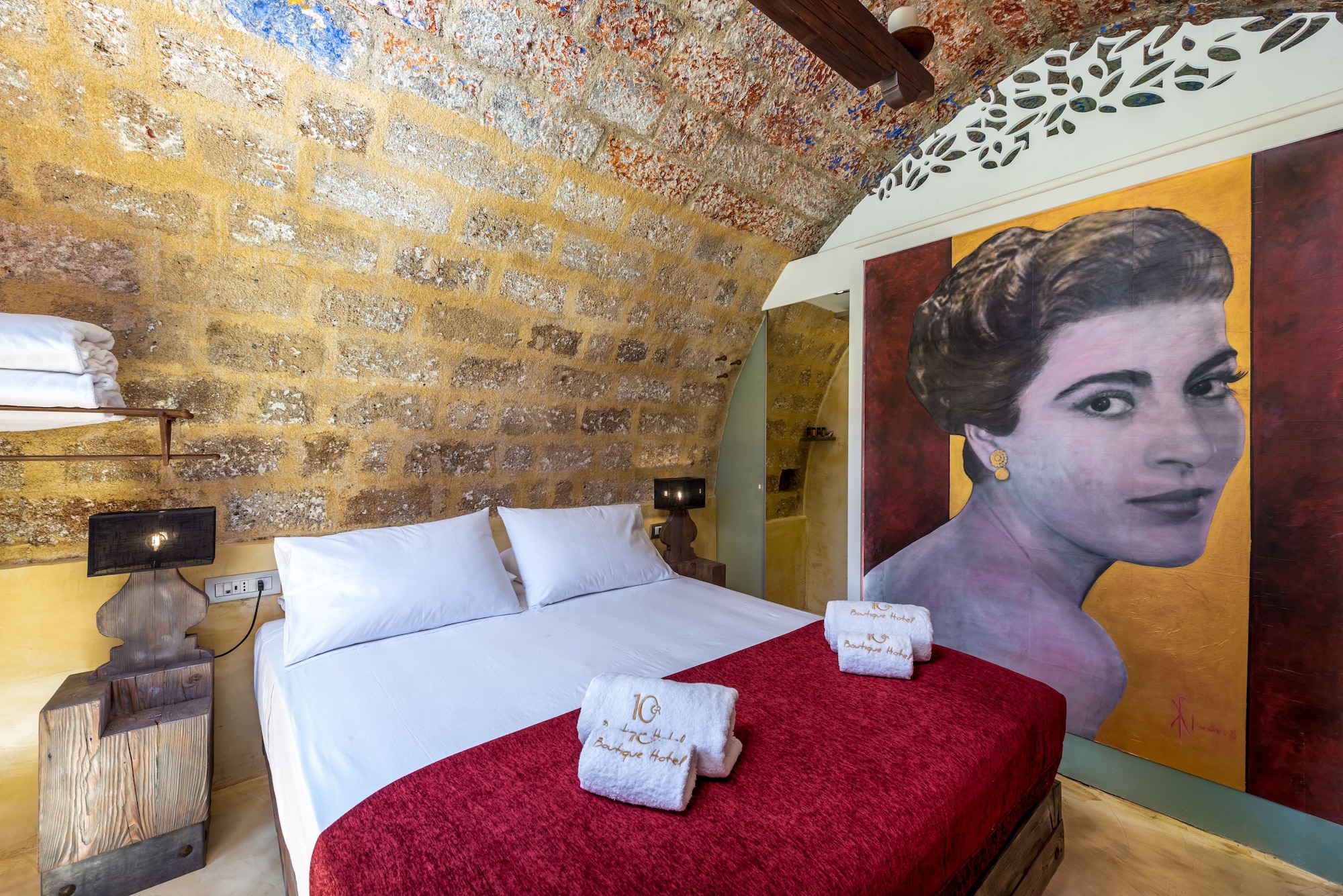 Stone, Deluxe, Queen Bed، 10GR Boutique Hotel & Wine Bar - Adults Only 2/7