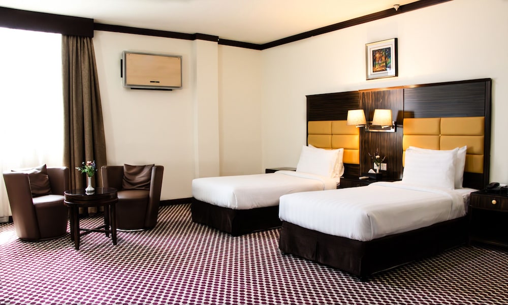 Fortune Karama Hotel 16/40