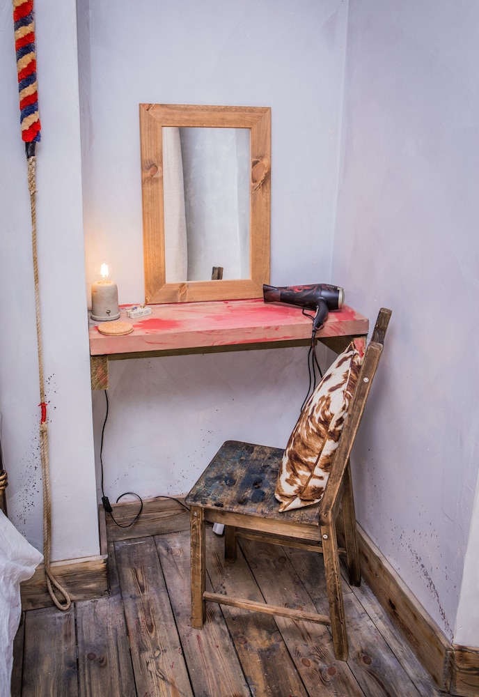 James' Place At Dowlais 23/48
