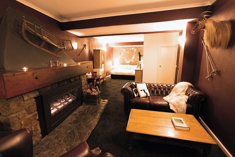 Bernti's Mountain Inn 25/33