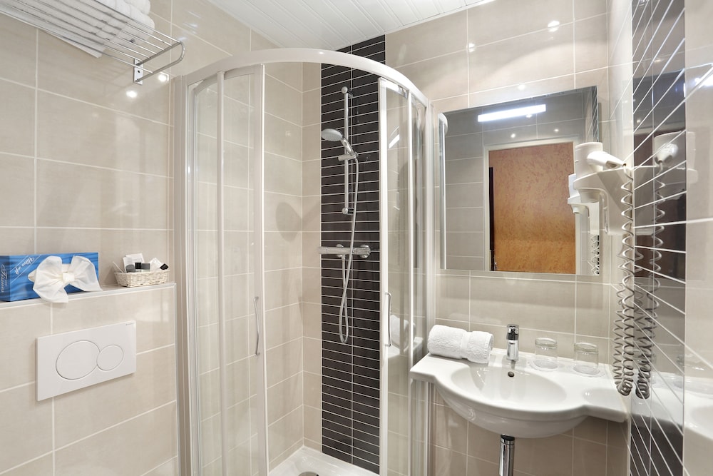 The Originals City Hotel Paix Republique Paris 45/50