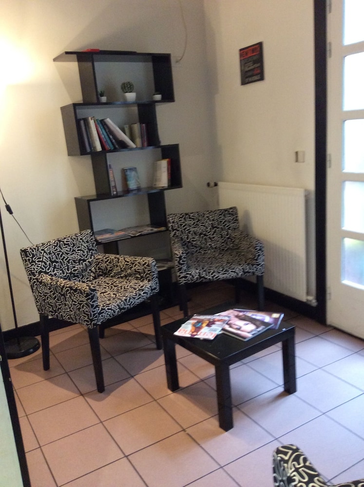 Hotel De La Place 18/23