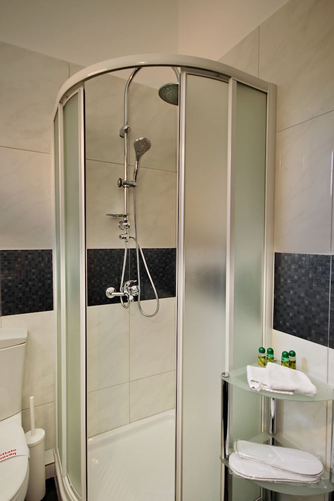 Aloe Luxury Apartments And Suites 50/50