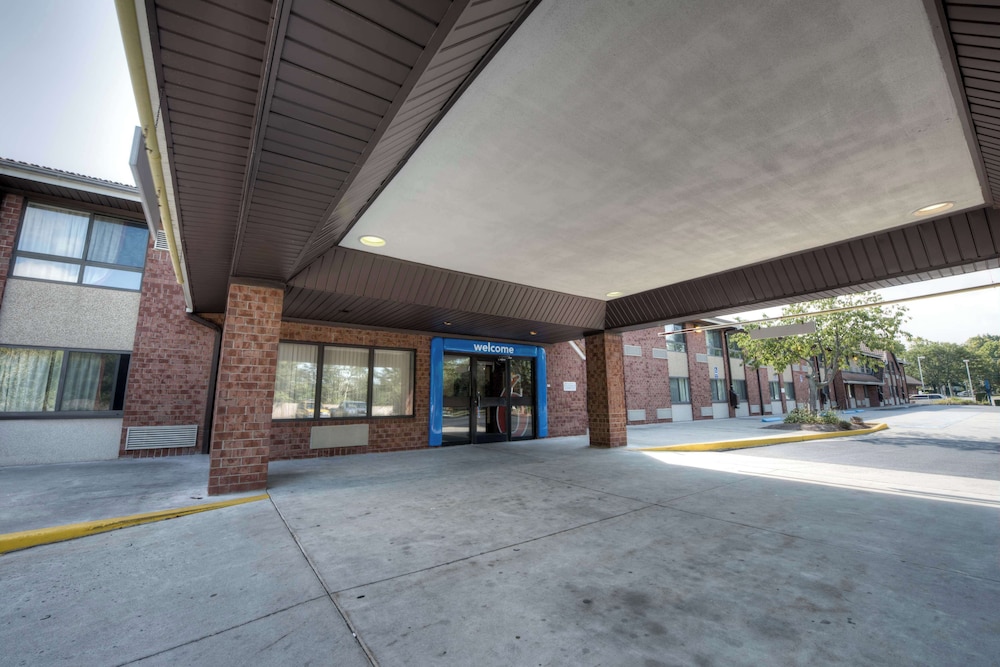 Motel6 Branford, CT - New Haven 49/58