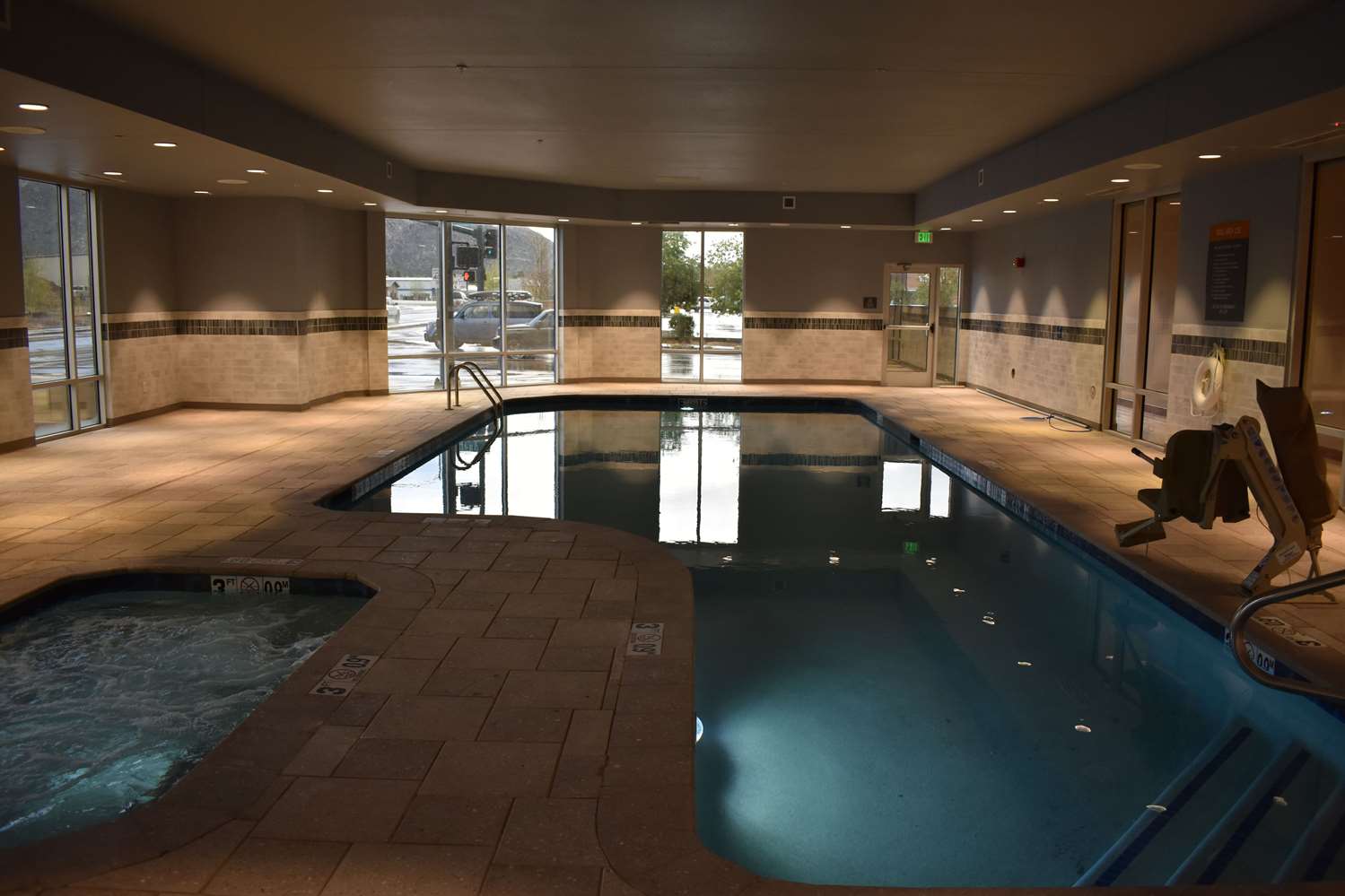 La Quinta Inn Suites By Wyndham Flagstaff East I 40 27/49