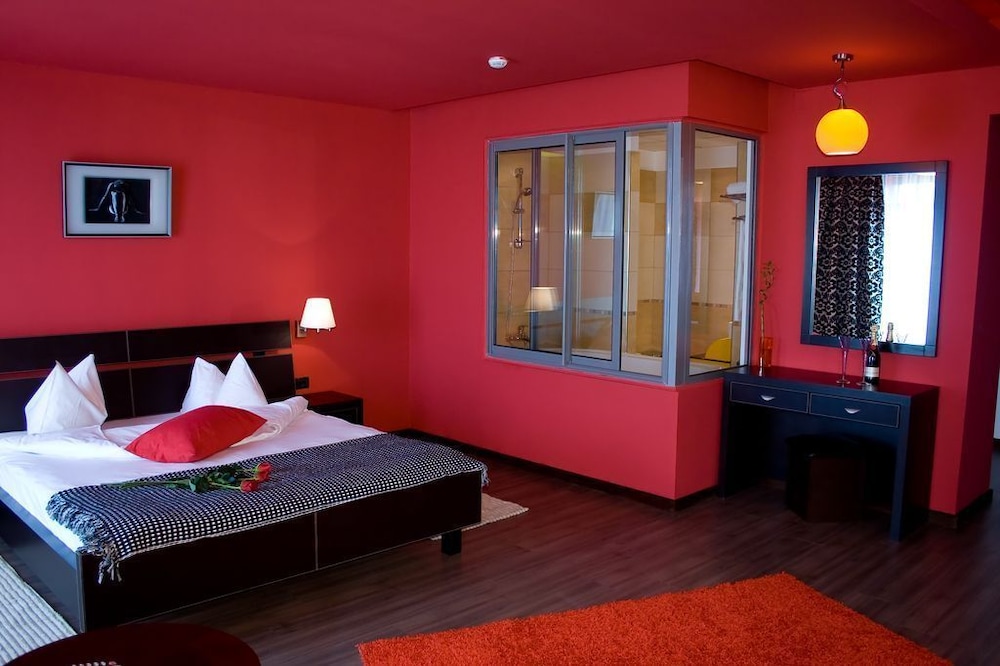 PHOENICIA EXPRESS HOTEL 19/49